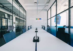 NAYADA-Crystal в проекте Компания NAYADA оформила пространство нового офиса современного сообщества состоявшихся стартап-основатетелей -  LIFT99 в г. Киев.