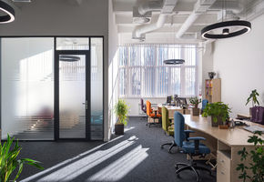 Двери VITRAGE I,II в проекте NAYADA завершила создание стильного офиса для мирового гиганта в сфере рекламы – компании GroupM.