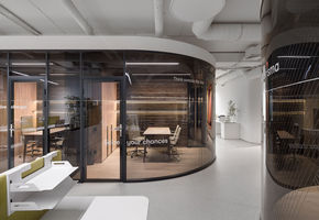Двери в проекте Компания  NAYADA выиграла тендер на установку  перегородок в современном офисе компании Биосфера.