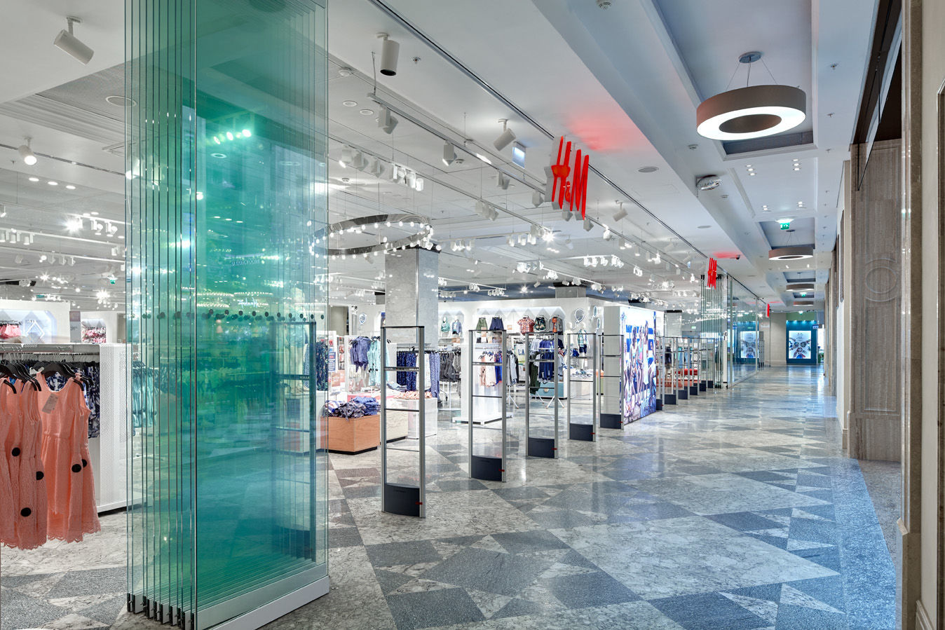 Фото Раздвижные цельностеклянные перегородки NAYADA Hufcor G3000