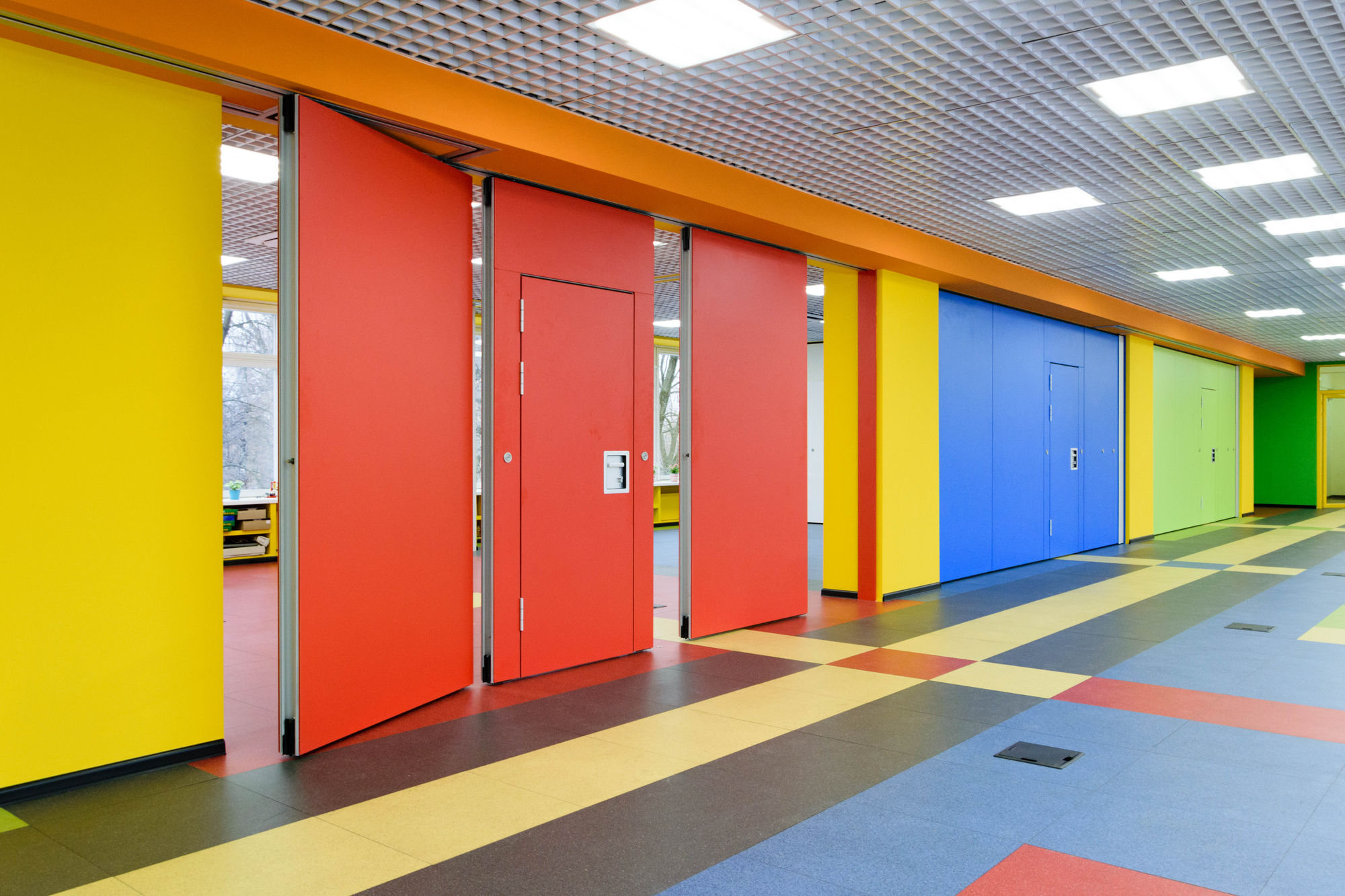 Фото Глухие раздвижные перегородки NAYADA Hufcor