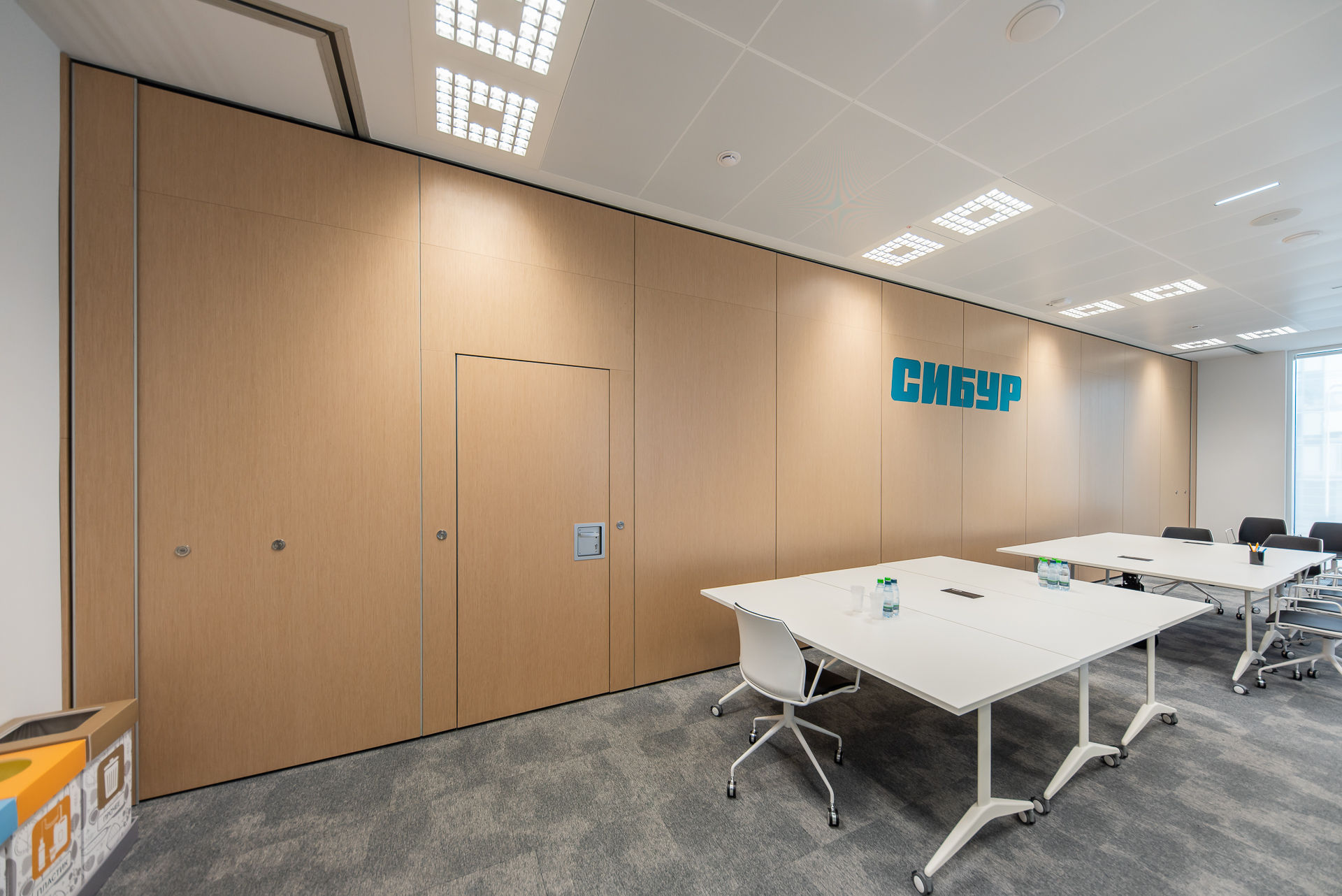 Фото Глухие раздвижные перегородки NAYADA Hufcor