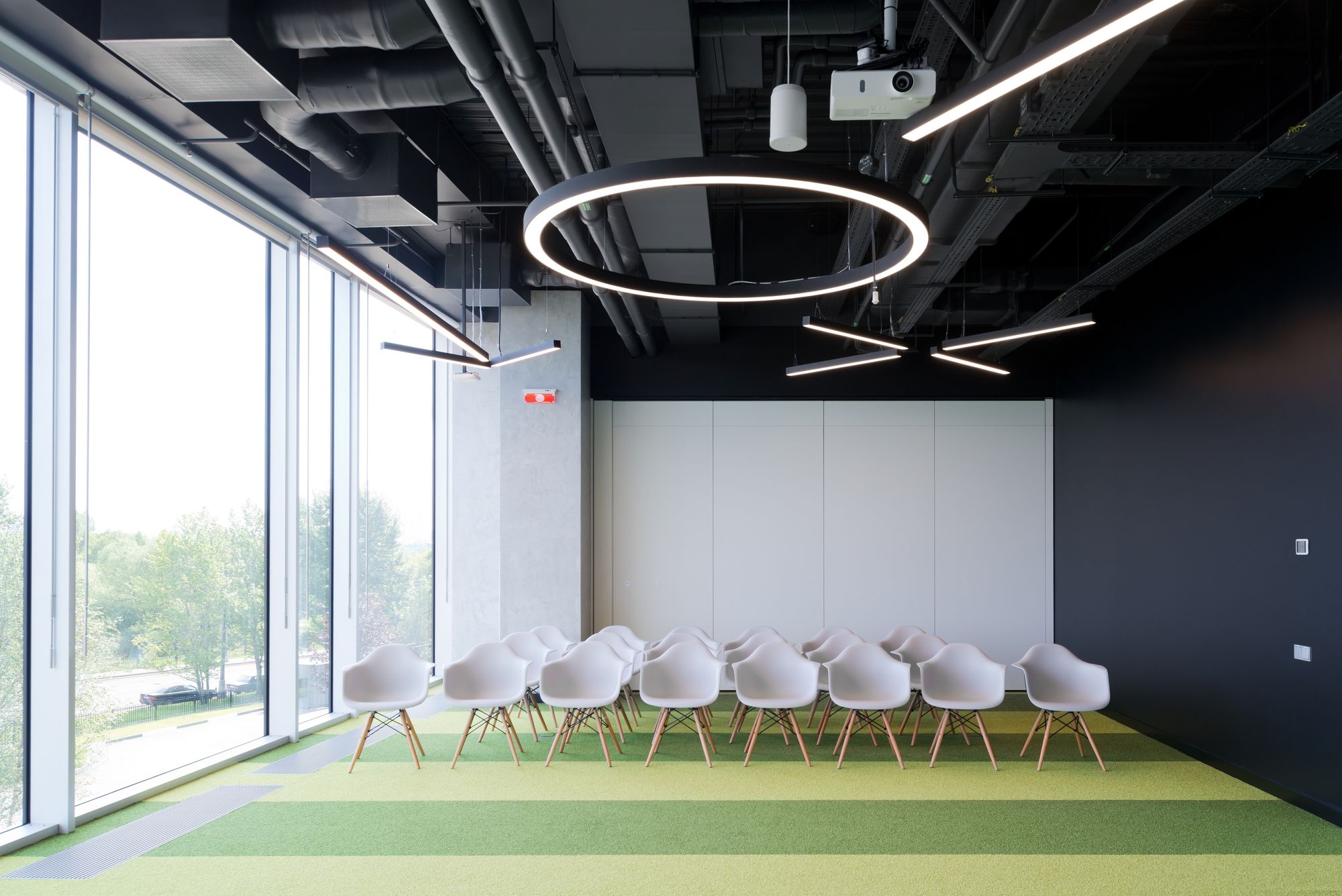 Фото Глухие раздвижные перегородки NAYADA Hufcor