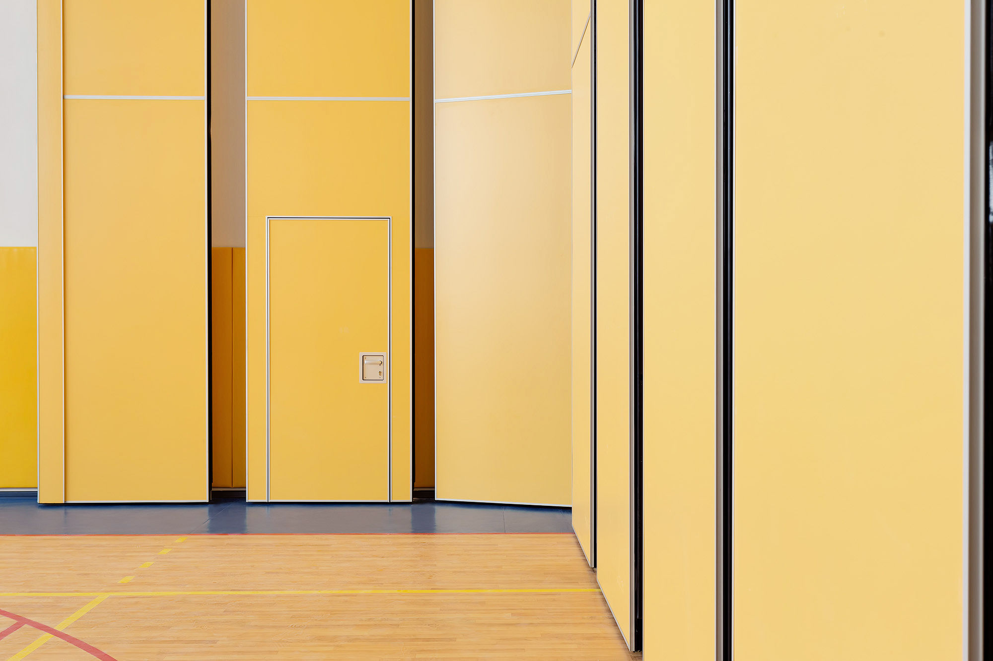 Фото Глухие раздвижные перегородки NAYADA Hufcor