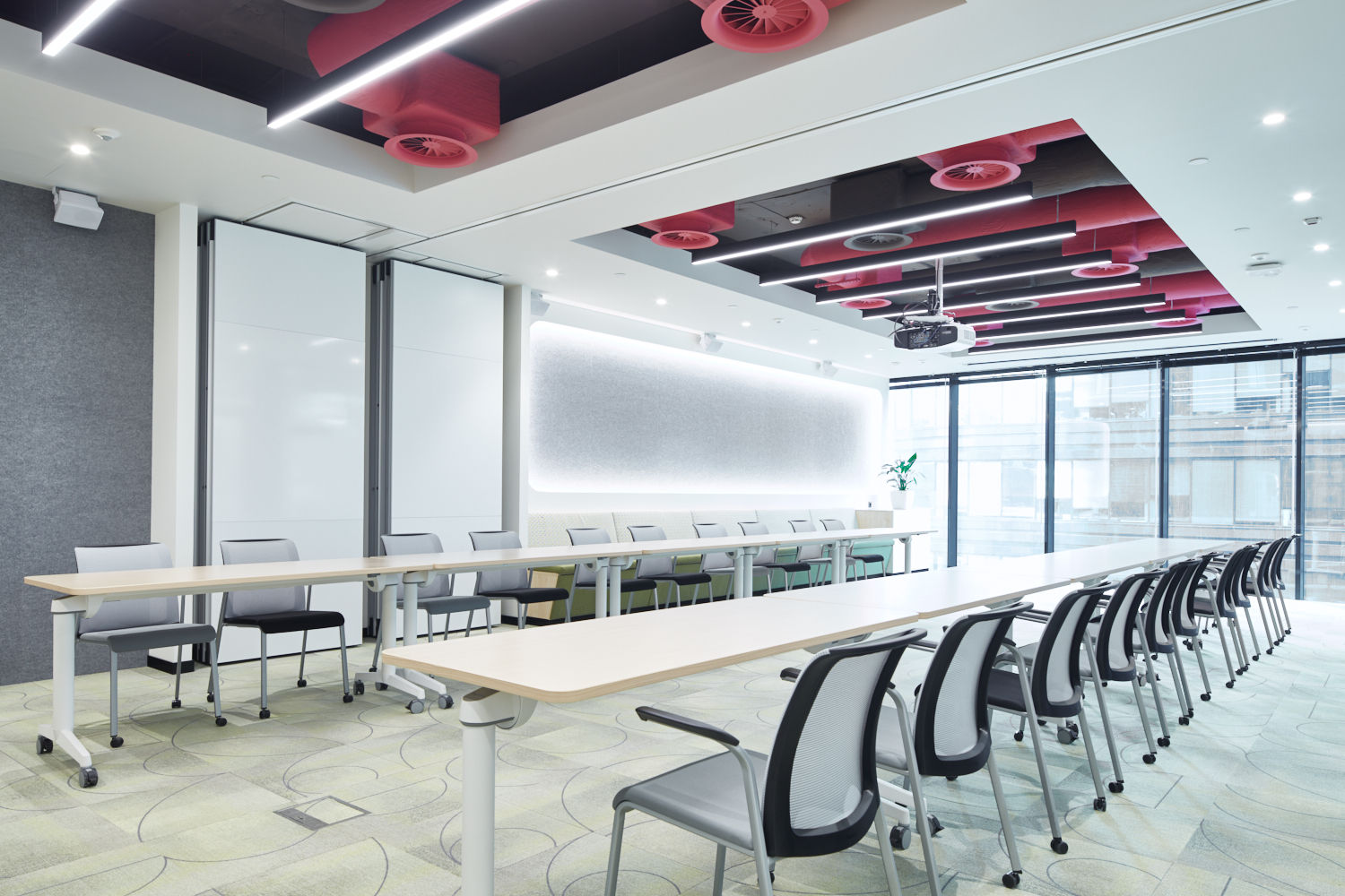 Фото Глухие раздвижные перегородки NAYADA Hufcor