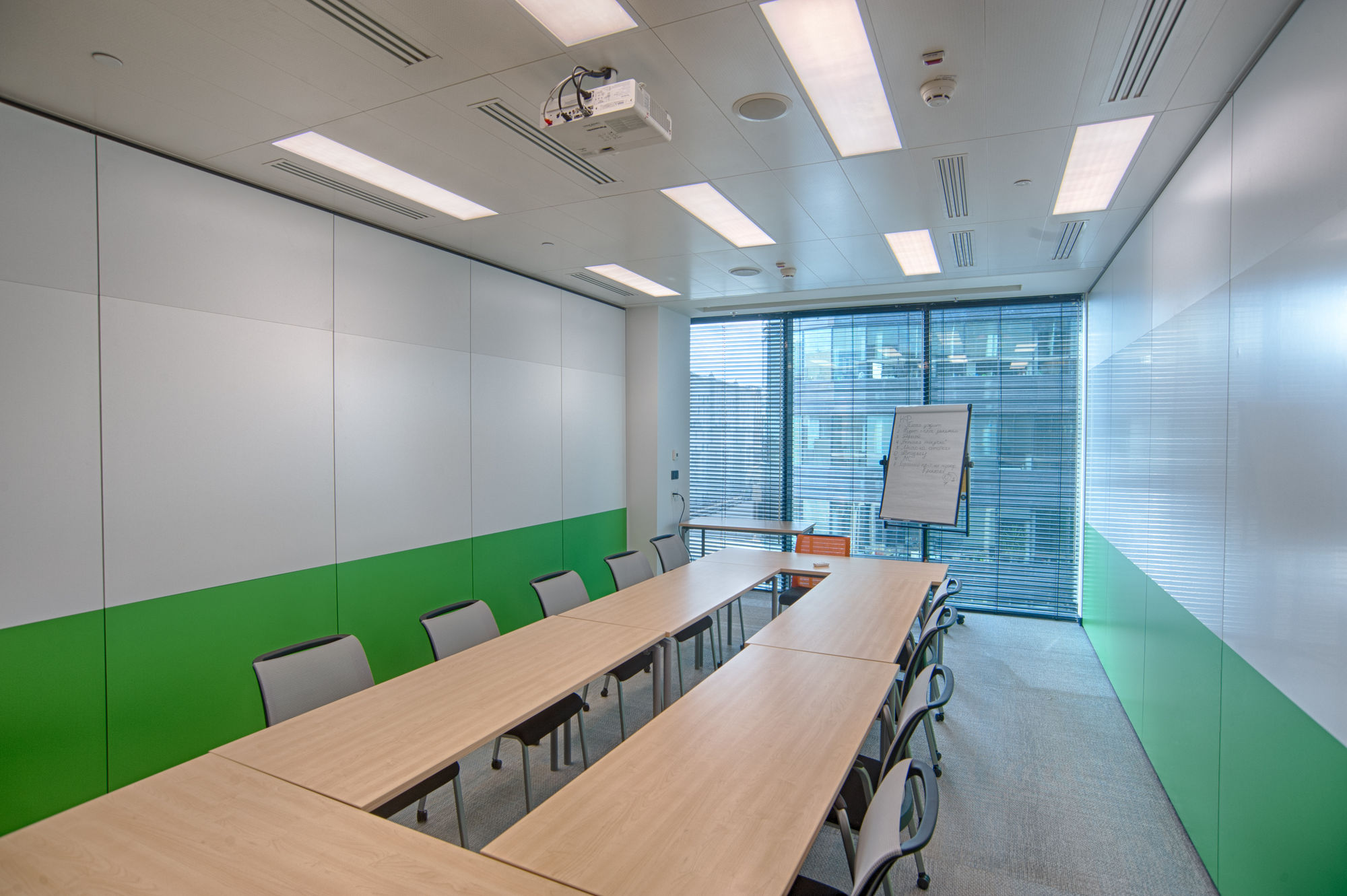 Фото Глухие раздвижные перегородки NAYADA Hufcor