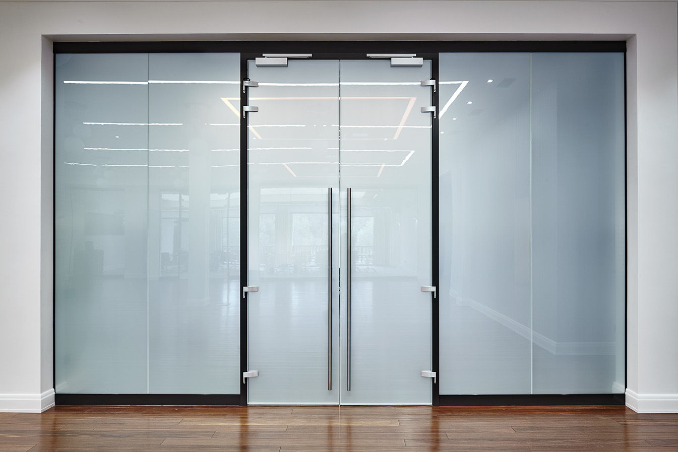 Фото Стекло с переменной прозрачностью NAYADA SmartGlass